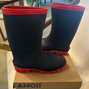 Amoji kids rain boots- new with box and inner stuffing. Navy and red size 1-1.5